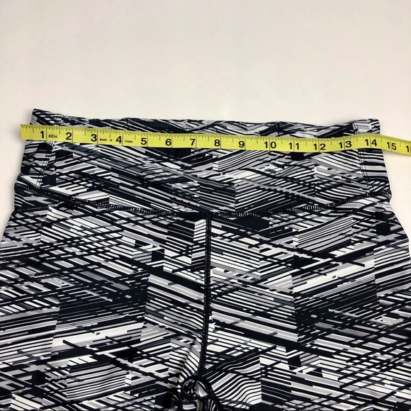 Fabletics Gia PowerLite Crop - Picture 10 of 10